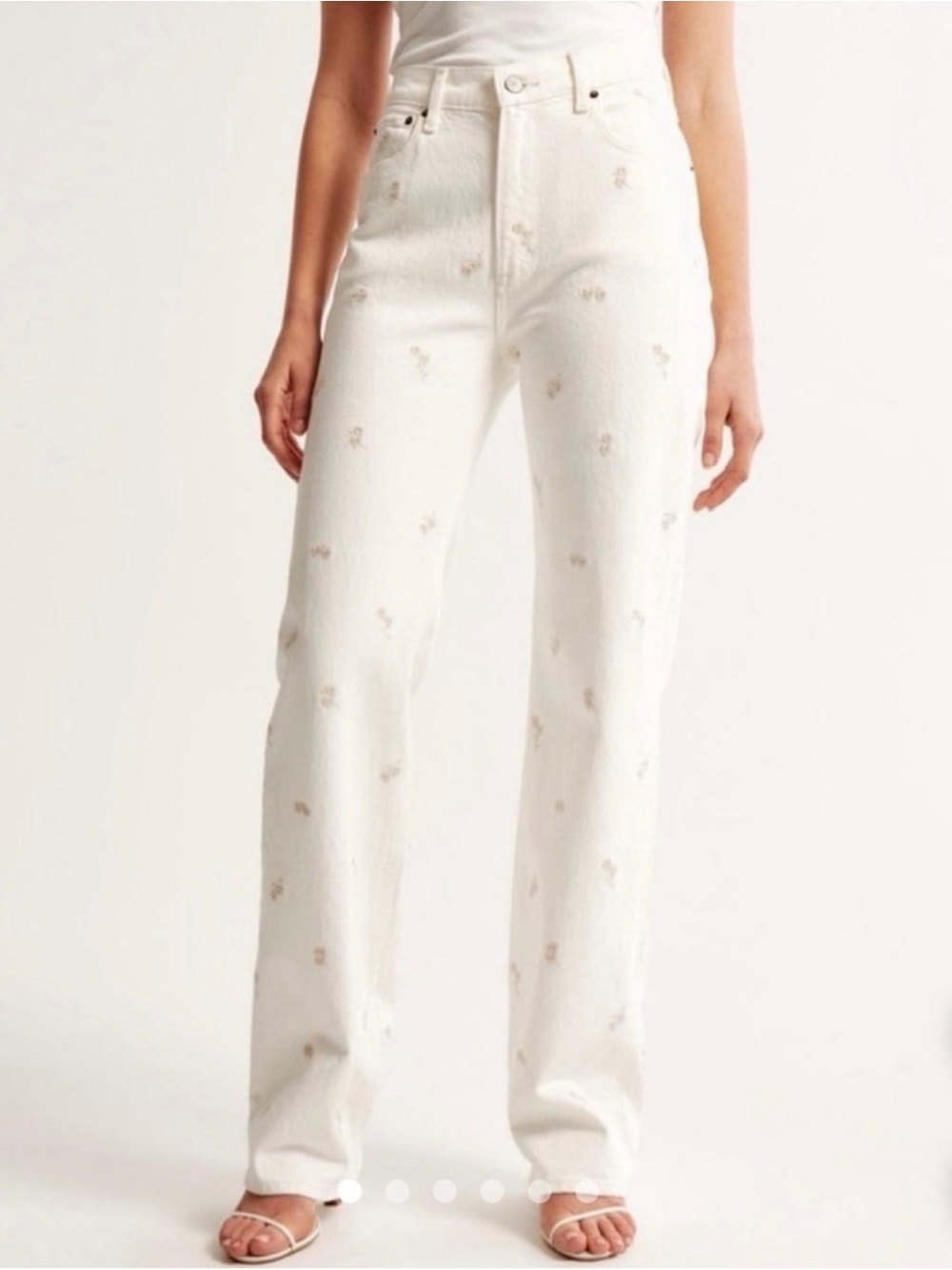 NWT Abercrombie & Fitch High Rise 90s Relaxed Jean Cream with Embroidery